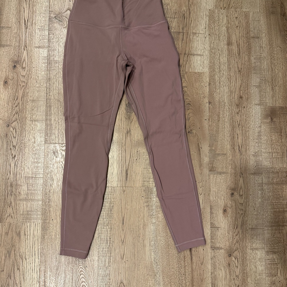 Lululemon Align 25” size 8 Like new double lined